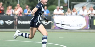 Robin Renes juicht nadat ze de doorslaggevende shoot-out voor HDM heeft gemaakt.