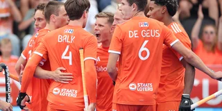 Blijdschap bij Oranje Heren na een doelpunt. Foto: Willem Vernes