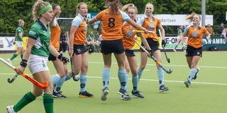 Rixt van Galiën scoort voor Groningen. Foto: Jacob Gunter