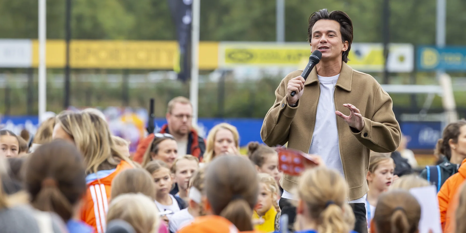 WK 2026: André Hazes en Xander de Buisonjé naar Wagener Stadion
