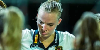 Aanvoerder Bente van Dijk baalt van de 0-8 nederlaag tegen Kampong. Foto: Ewout Pahud de Mortanges