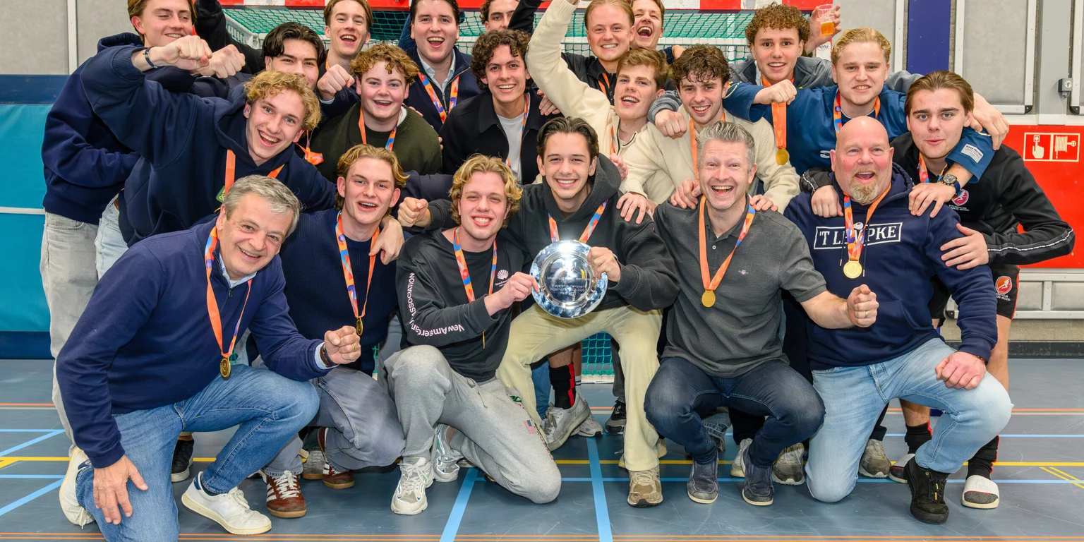 Van Oranje-Rood tot HDM: de zaalkampioenen O25 en reserveteams