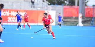 Nadia Smeelen in actie voor Thailand tijdens de wedstrijd tegen Singapore op de Asian Games. Foto: Kurnia Wansumiarta.