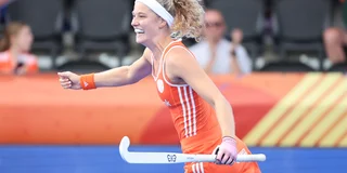 Yibbi Jansen maakt haar honderdste strafcornerdoelpunt voor Oranje. Foto: Willem Vernes