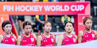 De Japanse dames tijdens het volkslied. Foto: Worldsportpics/Ewout Pahud de Mortanges