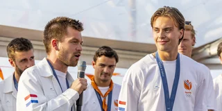 Duco Telgenkamp met olympisch goud om zijn nek. Foto: Willem Vernes