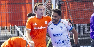 Harmanpreet Singh, het gevreesde kanon van India, met Duco Telgenkamp. Foto: Willem Vernes