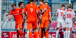 Jong Oranje viert een doelpunt tegen Engeland. Foto: Worldsportpics/Bart Scheulderman