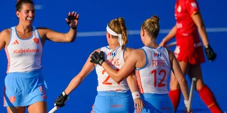 Juichen om een goal van Pien Dicke. 