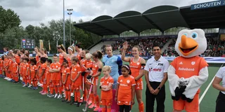 Renée van Laarhoven droeg de aanvoerdersband bij Oranje. Foto: Willem Vernes