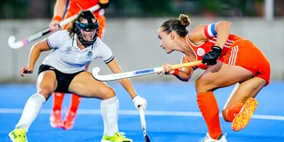 Imke Verstraeten pusht de strafcorner. Worldsportpics/Bart Scheulderman