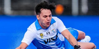Nicolás Keenan glijdt naar de bal in de wedstrijd tegen Japan. Foto: Worldsportpics/Ewout Pahud de Mortanges
