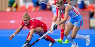 Guusje Moes in actie tegen België, tijdens haar derde interland. 