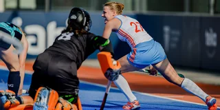 Juul Sauer na haar tweede doelpunt tegen Engeland. Foto: Worldsportpics/Bart Scheulderman
