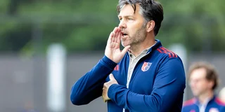 Gilles van Hesteren als coach van de dames van SCHC. Foto: Willem Vernes