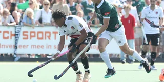 Mustapha Cassiem wordt belaagd. Foto: Willem Vernes