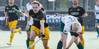 Tjep Hoedemakers in duel met Joppe Wolberts tijdens Rotterdam-Den Bosch. Foto: Willem Vernes