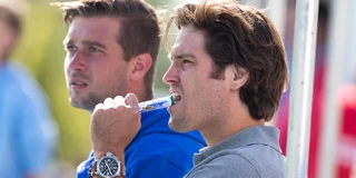 Coach Stijn van Roosendaal van Kampong met assistent Rein van Eijk. Foto: Koen Suyk