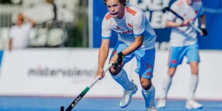 Jan van 't Land aan de bal in de halve finale tegen België. Foto: Worldsportpics/Frank Uijlenbroek