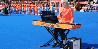 Orgel Joke speelde het Wilhelmus voorafgaand aan de wedstrijd tegen India. Foto: Willem Vernes