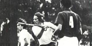 Focus bij Litjens bij een doelpoging. Achter hem kijkt Wouter Leefers toe. Foto: Hockey Sport