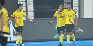 Faizal Saari (r) van Maleisië tijdens het WK in India. Foto: Willem Vernes