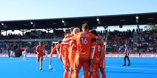 Feest bij de Oranje Heren na een doelpunt tegen Engeland. Foto: Willem Vernes