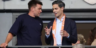 Premier Rob Jetten op de tribune van het Wagener Stadion. Foto: Willem Vernes
