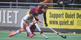 Duel om de bal tijdens Klein Zwitserland MO18-Rotterdam MO18. Foto: Norman Matser
