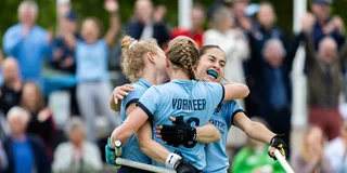 Juichen om een goal bij de vrouwen van Nijmegen.