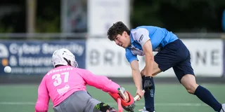 I-An van de Scheur scoort tegen Voordaan. Foto: Kees Boelhouwer.