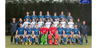 Teamfoto van Ring Pass in 2013-2014, met Derk Meijer in het rood rechts en Frank-Jan van Waveren helemaal links.