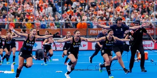 De Argentijnse speelsters zijn door het dolle heen na het winnen van de shoot-outs. Foto: WorldSportPics/Will Palmer