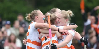 Blijdschap bij de dames van Nieuwegein. Foto: Willem Vernes